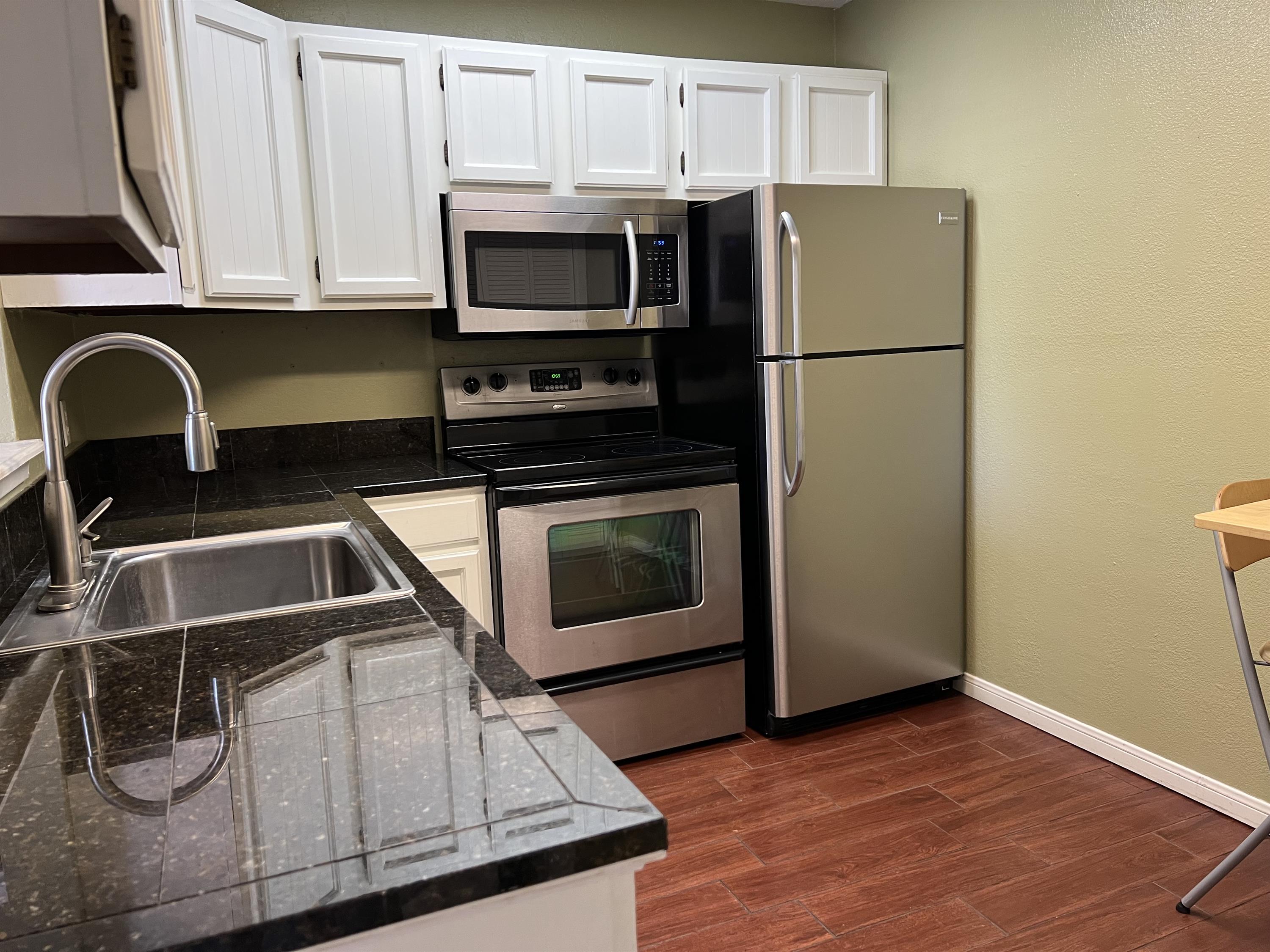 1624 aquarena springs d 131